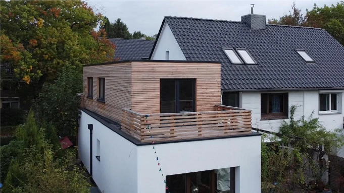 Aufstockung mit Balkon 2